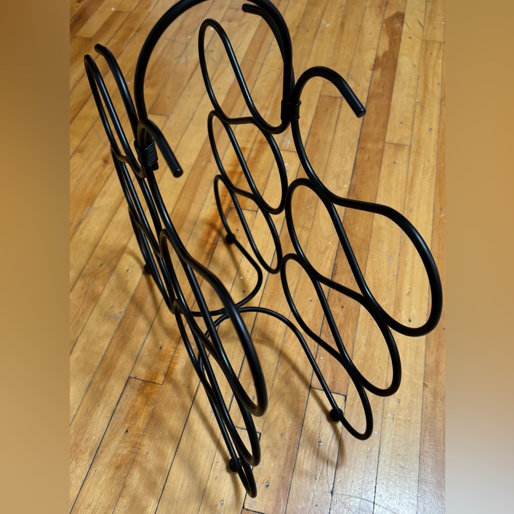 Metal wine rack. - Picture 3 of 4